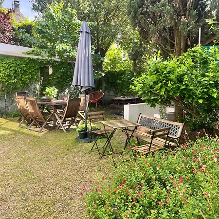 D - Bambou & Cerisaie Bed & Breakfast 3*